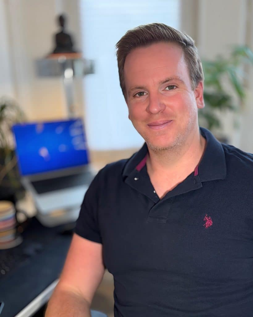 Sascha Tegtmeyer in seinem Homeoffice in Hameln